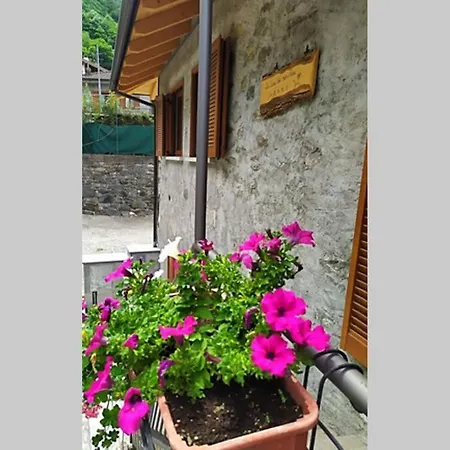 La Casa Dei Miei Nonni Tra Montagne E Lago Holiday home